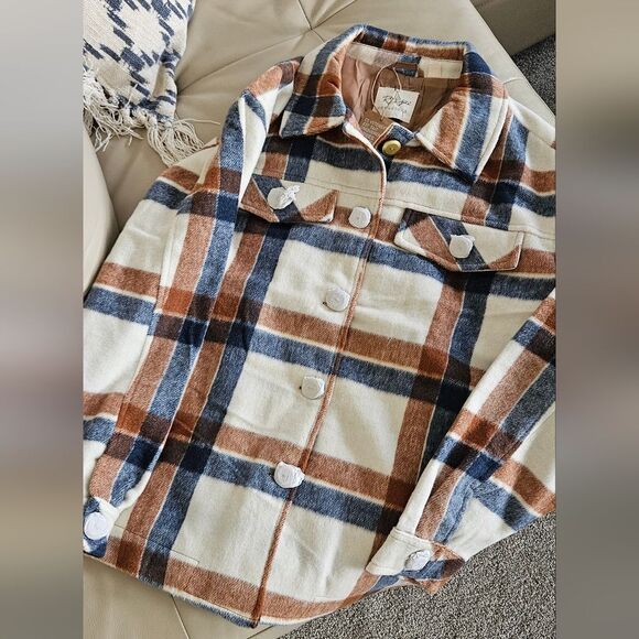 Nwt Rd style shacket - Picture 2 of 5